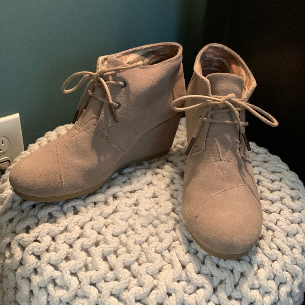 Tom’s Hyde suede bootie